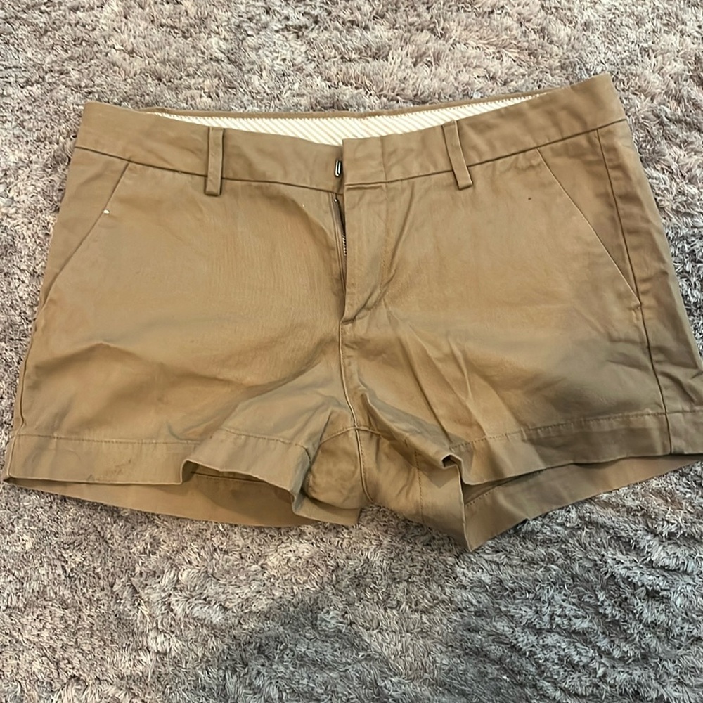Uniqlo size 6 shorts